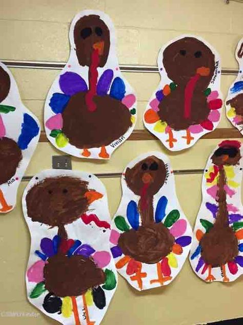 Directed Drawing Turkeys - A great activity to do during your turkey lessons for kindergarten, preschool, and first grade students. Turkey Kindergarten, Lessons For Kindergarten, Thanksgiving Lessons, Thanksgiving Kindergarten, Thanksgiving School, Kindergarten Projects, Thanksgiving Classroom, Preschool Art Projects, November Crafts