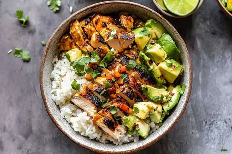 Spice up your weeknight dinners with these mouthwatering Honey Chipotle Chicken Rice Bowls! The perfect balance of sweet and spicy flavors, these bowls are ideal for quick, healthy meals or meal prepping. Packed with tender chicken, fluffy rice, and vibrant veggies, it’s a satisfying dish the whole family will love. #HoneyChipotleChicken #SpicyChickenRecipe #RiceBowlRecipe #MealPrepIdeas #EasyWeeknightDinners #HealthyChickenRecipes #SweetAndSpicyChicken #ChipotleChicken #QuickDinnerIdeas #BowlRe Honey Chipotle Chicken Bowls, Honey Chipotle Chicken Rice Bowl, Spicy Meal Prep, Chicken Bowl Meal Prep, Honey Chipotle Sauce, Chipotle Chicken Bowl, Black Beans And Corn, Honey Chipotle Chicken, Beans And Corn