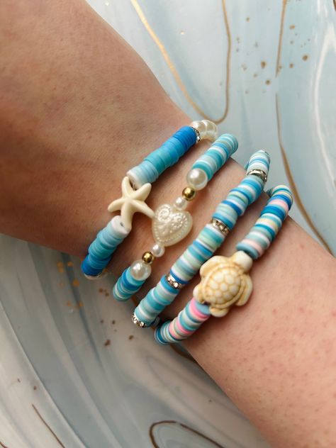 Vacation summer bracelet collection.  perfect for summer with all inspired summer bracelets Abba Jewellery, Vacation Bracelets, Bracelets Preppy, Make Clay Beads, Bracelets Summer, Preppy Bracelets, Summer Bracelet, Bracelets Design, Beach Bracelets