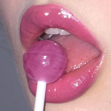 Sugar Thrillz on Instagram: “daddy alWays says i'm sweEt like canDy 🍭 💝 what’s uR fave candy?” Pink Lip Aesthetic, Lollipop Lips, Candy Lips, Best Zodiac Sign, Pink Inspiration, Sweet Like Candy, Pink Lip Gloss, Candy Girl, Bratz Doll