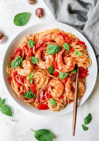 Pasta Pomodoro with Shrimp - Kim's Cravings Easy Sausage Gumbo, Pomodoro Pasta Recipe, Creamy Chipotle Shrimp, Pasta Pomodoro Recipe, Pomodoro Pasta, Pasta Parmesan, Pomodoro Recipe, Garlic Butter Recipe, Easy Pasta Dinner Recipes