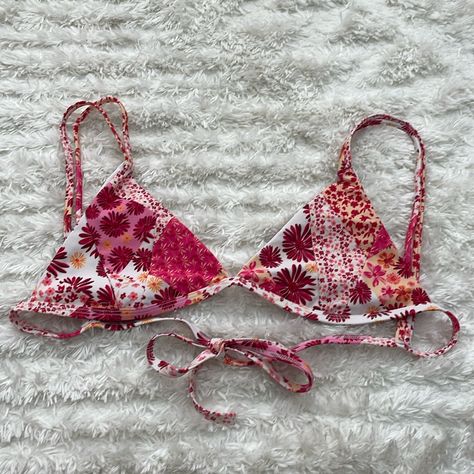 Kulani Kinis Double Strap Bikini Triangle Top In Sahara. Pink, Orange, Yellow, And White Floral Quilted Looking Print. Size Large. Matching Bottom Also Listed. Never Worn. No Flaws Bikinis Patchwork, Swimsuit Inspo, Beachy Outfits, Underwire Swimsuit, Pink Orange Yellow, Swimming Outfit, Summer Swim Suits, Cute Swimsuits, Summer Bikinis