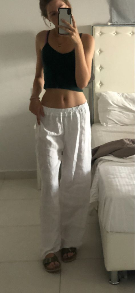 Linen Trousers Women Outfit, Linen Pants Outfit Summer Aesthetic, Linen Trousers Outfit Aesthetic, Cotton Linen Pants Outfit, Linen Trousers Aesthetic, White Linen Pants Outfit Aesthetic, Linnebyxor Outfit Dam, Sweatpants Outfits Aesthetic, Sweatpants Summer Outfit