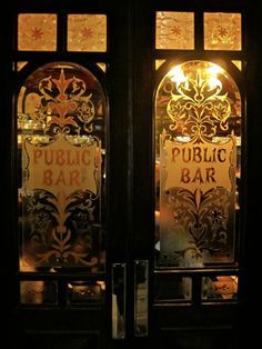 Village Pub Bar Doors, Uk Pub, Fantasy Cottage, Pub Design, British Pub, London Pubs, Pub Crawl, Red Lion, Duke Of York