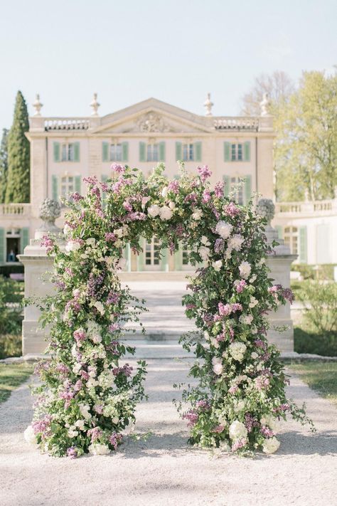 Wedding Floral Ceremony, Purple Ceremony Arch, Lilac And White Wedding, Outdoor Ceremony Decorations, Wedding Flower Archway, Garden Wedding Arch, Arch Flowers Wedding, Purple Wedding Ceremony, Aisle Decor Wedding