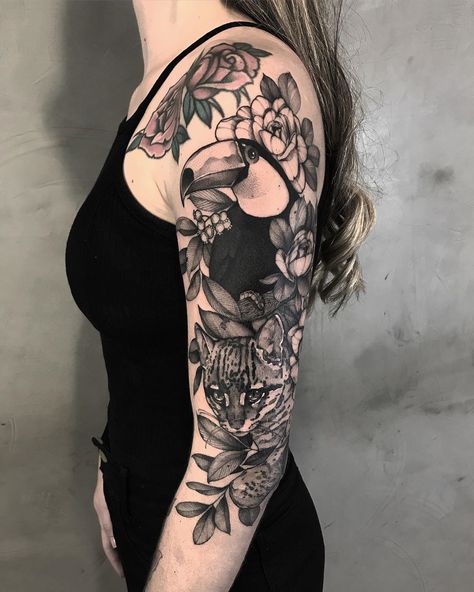 Tucan Tattoo, Animal Tattoos For Women, Tropical Tattoo, Mermaid Tattoos, Animals Print, Tattoo Feminina, Dope Tattoos, Body Modifications, Vintage Portraits