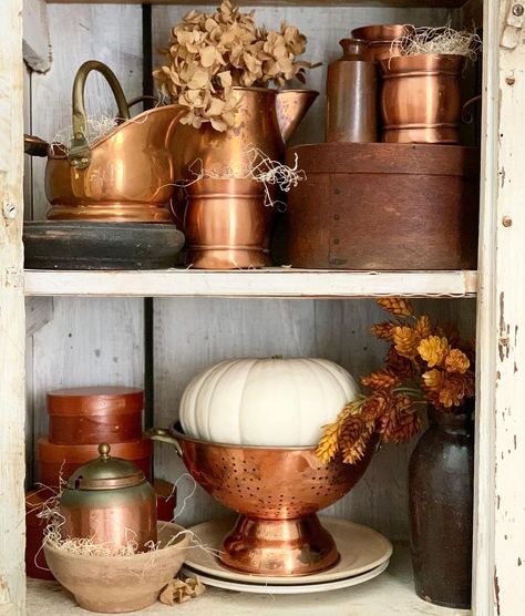 Emily Baker on Instagram: “Copper “Close Up” to kick off the weekend! . . Speaking of copper, today I tagged the coolest old copper dustpan that I am taking with me…” Fall Decor Ideas For Bedroom, Updating Kitchen Cabinets, Coastal Wall Decor Ideas, Updating Kitchen, Home Staging Ideas, Alcohol Design, Bedroom Fall Decor, Vintage Fall Decor, Copper Kitchen Decor