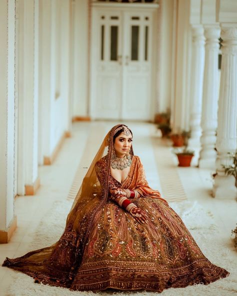 Best Indian Wedding Dresses, Orange Lehenga, Sikh Bride, Bridal Lengha, Latest Bridal Lehenga, Lehenga Red, Indian Bridal Photos, Wedding Lehenga Designs, Indian Bride Outfits