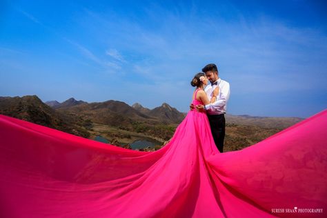 Long Tail Gown For Pre Wedding, Long Tail Gown Couple Poses, Tail Gown For Pre Wedding, Long Tail Gown, Prewedding Poses, Tail Gown, Prewedding Shoot, Pre Wedding Photoshoot Outfit, Maternity Photography Couples