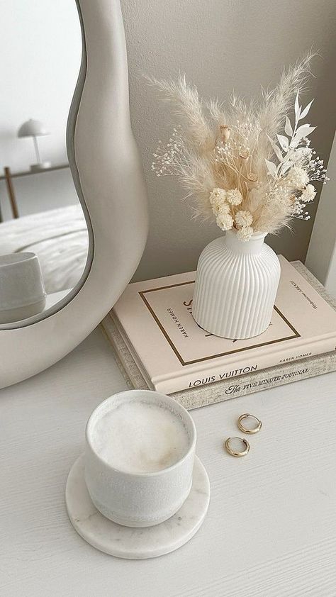 Aesthetic Blanc, Feed Filler, Layout Aesthetic, Zestaw Ikon, First Apartment Decorating, Lash Room, Neutral Room, Aesthetic Content, Cream Aesthetic