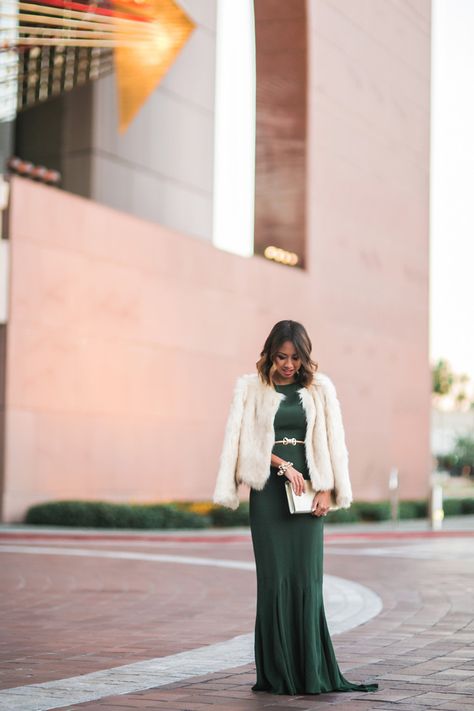 Long Dress In Winter, Red Maxi Dress Outfit, Dress With Jacket Outfit, Winter Maxi Dress Outfit, Maxi Dress Outfit Ideas, Black Maxi Dress Outfit, Green Holiday Dress, Dress Coat Outfit, Maxi Dress Outfit Fall