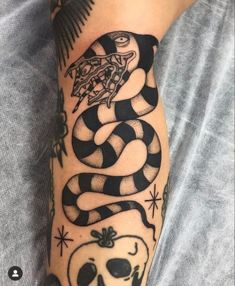 Sandworm Beetlejuice Tattoo, Gothic Traditional Tattoo, Sb Tattoos, Sandworm Beetlejuice, Beetlejuice Tattoo, Horror Tattoos, Tattoo 2023, Traditional Tattoo Inspiration, Future Aesthetic