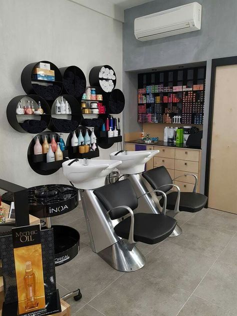 Hair Salon Interior Design, Hair Salon Furniture, Salon Interior Design Ideas, Interior Design Color Schemes, Nail Salon Interior Design, Beauty Salon Interior Design, Home Hair Salons, Hair Salon Design, Hair Salon Interior