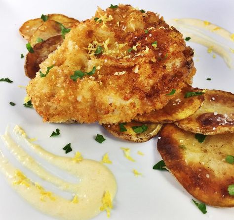 Chicken Snitzel Recipe, Pork Snitzel, Pork Schnitzel Recipe, Lemon Cream Sauce, Sliced Lemon, Sauteed Potatoes, Schnitzel Recipes, Breaded Chicken Cutlets, Lemon Cream Sauces