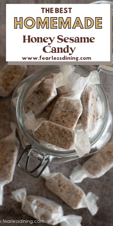 a jar filled with sesame seed candy Sesame Sweet Recipes, How To Wrap Candy, Sesame Candy Recipes, Sesame Seed Dessert, Sesame Bars Recipes, Natural Candy Recipes, Homemade Candy To Sell, Sesame Seed Candy Recipe, Homemade Honey Candy