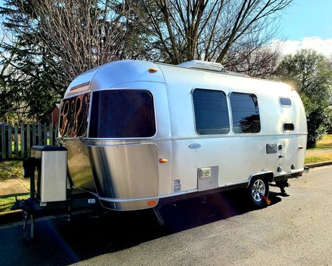 2015 Airstream 20FT Flying Cloud For Sale in Fredericksburg - Airstream Marketplace Updated Airstream, Air Heat Pump, Airstream Travel, Airstream Flying Cloud, Fan Vent, Airstream For Sale, Airstream Travel Trailers, Airstream Trailers For Sale, Airstream Interior