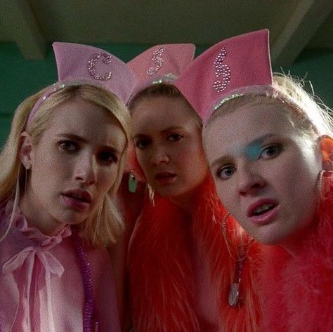 Scream Queens Meme, Scream Queens Cast, Scream Queens Season 2, Queen Meme, Chanel Oberlin, Revenge Of The Fallen, Queen Aesthetic, Taylor Swift Music, Arte Robot