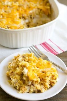 Chicken & Cornbread Casserole is one of those dishes that just screams comfort food! Every time I eat it, I'm transported back to my grandma's kitchen! Chicken Corn Casserole, Chicken Cornbread Casserole, Cornbread Casserole Recipe, Chicken Cornbread, Bread Booze Bacon, Easy Chicken Casserole Recipes, Chicken Casserole Easy, Main Dish Casseroles, Cornbread Casserole