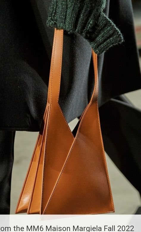 Minimalist Bags Design, Small Bags Fashion, Pink Shoulder Bags, Street Style Bags, Minimalist Bag, Best Handbags, Trending Handbag, Bag Trends, Fall 2022