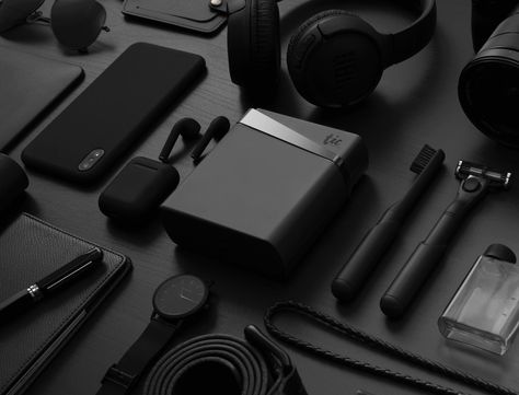 Meet TIC, the most advanced and aesthetic way to carry your toiletries as you travel Black Accessories Aesthetic, Matte Black Aesthetic, Black Gadgets, All Black Aesthetic, Gadgets Aesthetic, Matte Black Accessories, Black Technology, Tech Aesthetic, Light Travel