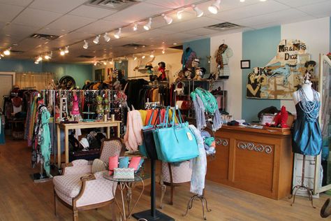 Give Or Get: 7 Awesome Chi-Town Resale Shops #refinery29 Mr. and Mrs. Digz 5668 N. clark 773-447-8527 Home Decor Printables, Free Home Decor, Kitchen Basement, Thrift Store Decor, House Living Room, Resale Store, Expensive Furniture, Second Hand Furniture, Store Owner