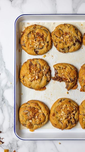 Cadbury Caramel, World Chocolate Day, Pie Cookies, Banoffee Pie, Chocolate Day, Delicious Cookies, Cookie Pie, Yummy Cookies, Chocolate Chip Cookies