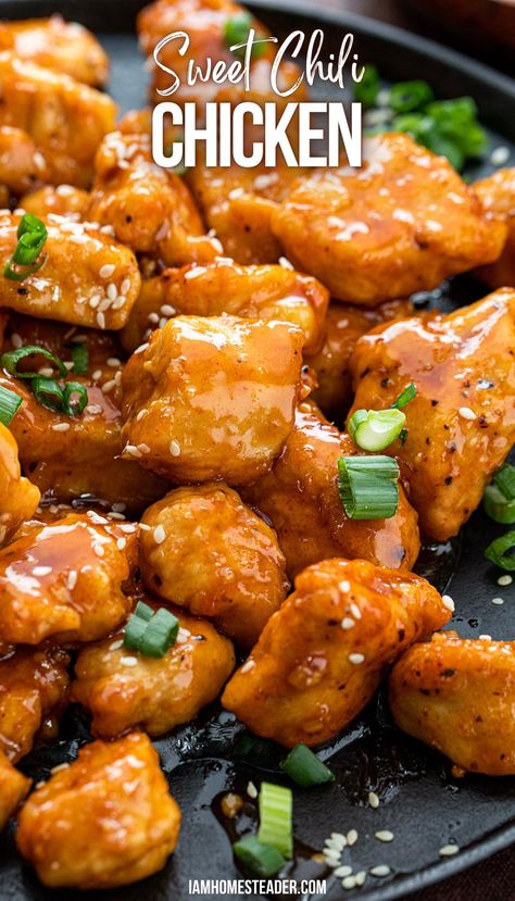 A close up image of a black plate filled with sweet chili chicken. Sweet Chilli Chicken Recipe, Sweet Chili Sauce Chicken, Ginger Chicken Recipes, Sweet Chili Sauce Recipe, Chilli Chicken Recipe, Sweet Chilli Chicken, Chicken Sauce Recipes, Sweet Chili Chicken, Chili Sauce Recipe