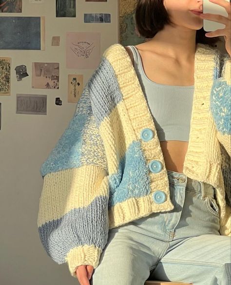 Yellow Cardigan Crochet, Crochet Cardigan Outfit Aesthetic, Cool Cardigans, Crotchet Outfits Aesthetic, Aesthetic Cardigans, Cardigans Aesthetic, Blue Crochet Cardigan, Cardigan Outfit Aesthetic, Crochet Sweater Design