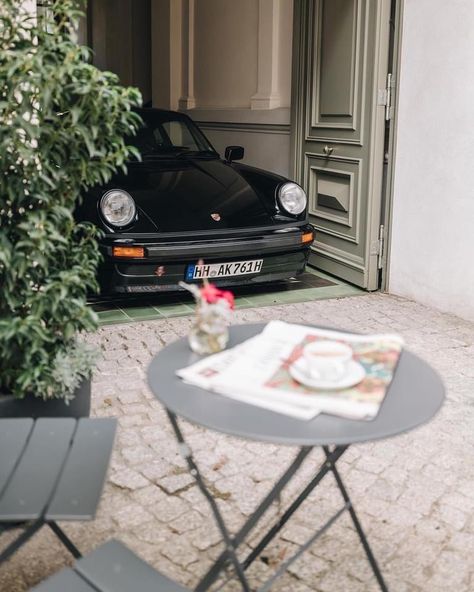 Auto Aesthetic, Porsche Vintage, Ultimate Garage, Car Things, Old Vintage Cars, Street Racing Cars, Cars And Coffee, Classy Cars, Classic Porsche