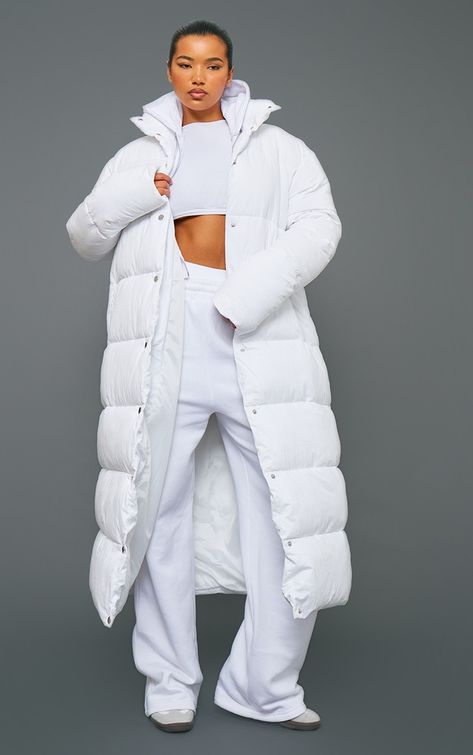 White Puffer Jacket Outfit, White Puffer Coat, White Puffer Jacket, White Puffer, Puffer Jacket Outfit, Long Coat Jacket, Maxi Coat, White Maxi, Puffer Coat