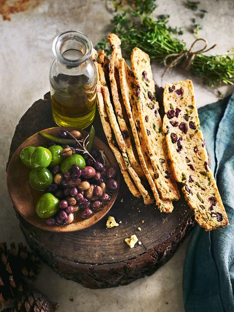 Mixed Olive And Thyme Biscotti | Donna Hay Donna Hay Recipes, Savoury Crackers, Savoury Bakes, Healthy Afternoon Snacks, Savoury Biscuits, Homemade Crackers, Biscotti Recipe, Savoury Baking, Cracker Recipes