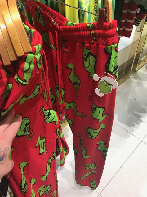 Spiderman Pajamas Aesthetic, The Grinch Pajamas, Christmas Pjamamas, Chirtmas Wishlist, Cute Pjs, Pajama Fashion, Matching Pjs, Cute Sleepwear, Cute Pajama Sets