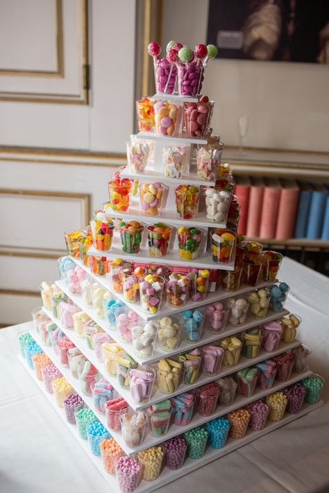 Sweetie Table Ideas, Candy Theme Wedding, Sweet Cart Wedding, Simple Candy Table Ideas, Alternative Cake Ideas, Cake Bar Wedding, Sweet Cart Ideas, Alternative Wedding Cake Ideas, Sweet Table Ideas