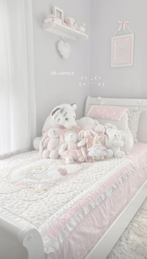 Pink House Interior, Bunny Princess, Pink Room Decor, Beauty Room Decor, Cute Bedroom Ideas, Girly Room, Cute Room Ideas, Pretty Room, Dreamy Room