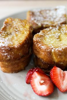 Creme Brulee French Toast - The Culinary Compass French Toast Creme Brulee, Breakfast Recipes French Toast, Recipes French Toast, Brulee French Toast, Toast Aperitif, Creme Brulee French Toast, Recipes French, French Toast Muffins, French Toast Breakfast