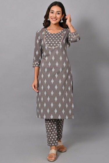 Salvar Kamiz Pattern, Bandhni Dress Neck Pattern, Kurti Designs With Pants, Kurti Pent Designs Latest, Cotton Dress Pattern Indian Neck, Cotton Dress Indian, Cotton Dress Pattern, Salwar Neck Designs, Kurtis Design