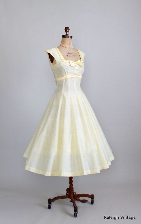 Yellow 1940s Dress, White 1950s Dress, 1950 Clothes, Yellow Garden Party, 1950s Sundress, Vintage Sun Dress, 1950 Dress, Sundress White, Wedding Note