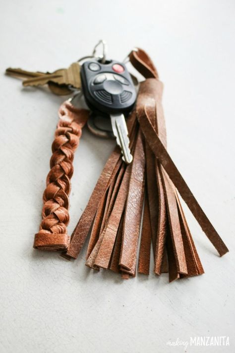 How to make a leather keychains | Tassel keychain made with scrap leather | Braided leather Key chain ideas | Boho leather tassel keychain | DIY Christmas gift | Great gift for teens | Leather fringe keychain | Unique leather craft | Key holder | Easy Christmas Gifts Kids Can Make Diy Leather Ornaments, Tassel Keychain Diy, Diy Leather Gifts, Leather Keychain Diy, Fringe Keychain, Chain Ideas, Leather Embossing, Diy En Cuir, Leather Tassel Keychain