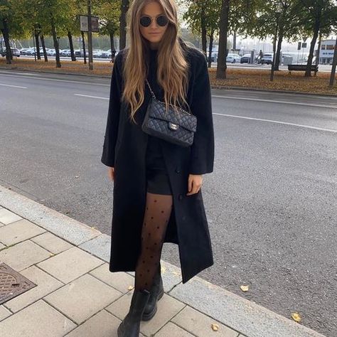 Style Moodboard, Tights Outfit, Fall Accessories, Autumn Winter Fashion, Fashion Inspo Outfits, Chic Style, New Fashion, Duster Coat, Winter Outfits