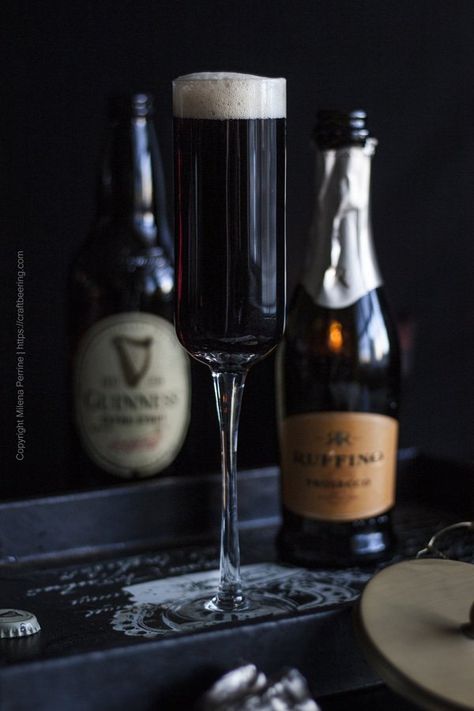 Black Velvet Cocktail - The Classic Recipe, Fun Twists & Background New Year's Eve Food, Beer Mixed Drinks, Beer Cocktail Recipes, Black Velvet Cocktail, Beer Cocktail, White Sangria, Ipa Beer, New Year's Eve Recipes, Beer Cocktails