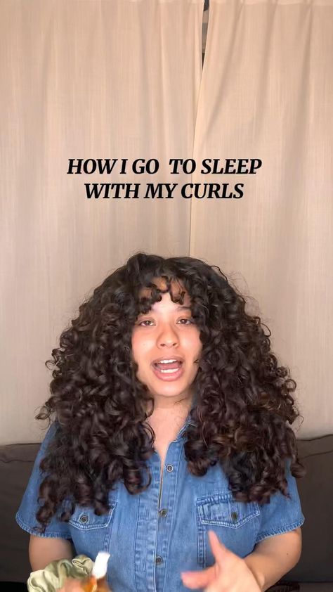 Type 3 Curly Hair Bangs, Curly Hairstyles With Big Forehead, Bad Hairday Hairstyle Curly, Bad Hairday Hairstyle, Layered Curly Haircuts Natural Curls Medium, Curly Hair Characters Halloween, Rounded Layers Curly Hair, How To Style Curly Bangs, Type 3b Curly Hair