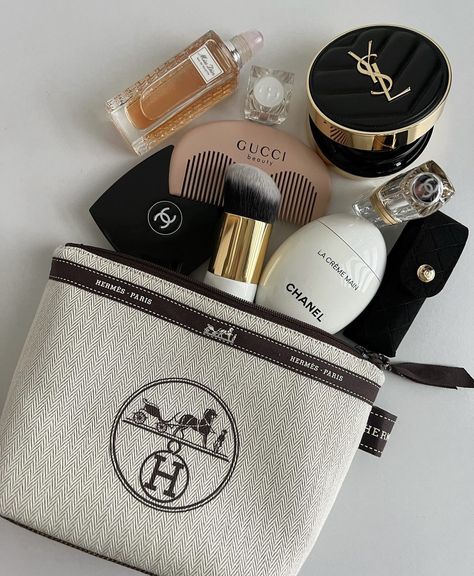 Hermes Beauty, Hermes Makeup, Fancy Lifestyle, Chanel Cosmetic Bag, Cosmetics Aesthetic, Chanel Cosmetics, Instagram Mom, Inside My Bag, Mom Of 3