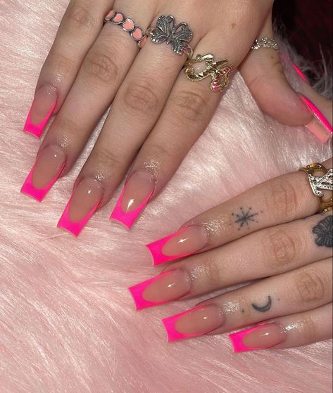 Nail Designs Hot Pink, Beginner Nail Designs, Pink Chrome Nails, Fake Nails Designs, Acrylic Toe Nails, Ombre Acrylic Nails, Glamour Nails, Summery Nails, Girly Acrylic Nails