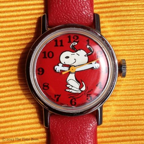 My grandparents bought me an identical watch and I still have it, although it doesn't work any more. Snoopy Shoes, Snoopy Watch, Snoopy Items, Snoopy Vintage, Best Kids Watches, Vintage Snoopy, Snoopy Images, Stick Figure Drawing, Snoop Dog