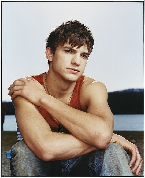 my main squeeze. ;) Young Ashton Kutcher, Aston Kutcher, Michael Kelso, Ashton Kutcher, Most Beautiful People, Smash Book, Good Looking Men, Man Crush, Celebrities Male