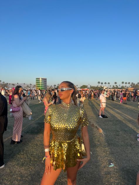 Coachella 2023 outfit inspiration, empire polo field, coachella pose, gold dress, Coachella 2023, Coachella Outfit, Gold Sequin, Sequin, Outfit Inspo, Gold