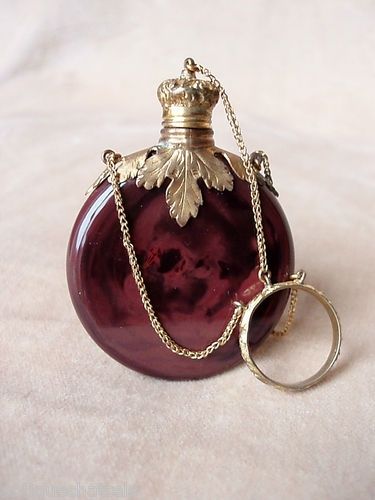 Antique Potion Bottles, Vintage Potion Bottles, Potion Bottles Aesthetic, Parfume Bottle Design, Perfume Bottles Design, Victorian Chatelaine, Vintage Parfum, Unusual Accessories, Beautiful Antiques