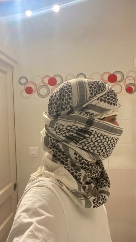 Drill Boy, Turban Outfit, Military Scarf, Arab Head Scarf, Aesthetic Islamic, Scarf Aesthetic, Boy Icon, Aesthetic Men, Guys Fashion