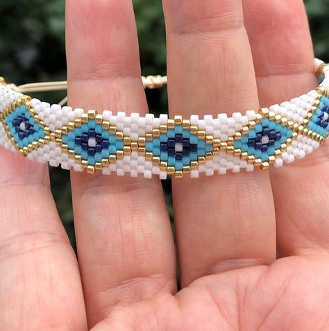 Miyuki Jewelry, Native American Beadwork Patterns, Black Beaded Bracelets, Slide Lock, Turquoise Bead Bracelet, Beaded Jewelry Designs, Ethnic Design, Beaded Bracelet Patterns, Beaded Jewelry Patterns