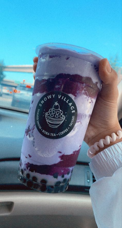 Taro Boba Tea Aesthetic, Purple Boba Tea Aesthetic, Boba Taro Aesthetic, Taro Drink Aesthetic, Purple Coffee Shop, Taro Drink, Taro Boba Tea, Boba Taro, Taro Smoothie